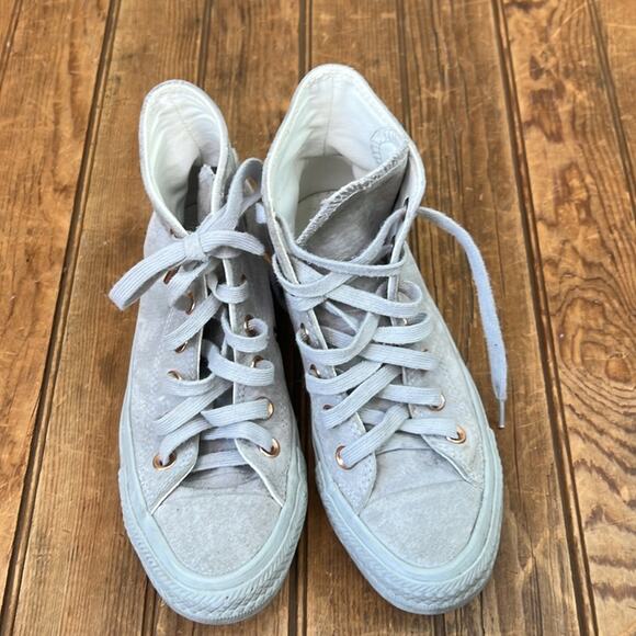 Women’s Kids Converse Suede Chuck Taylor High-Tops in Light Gray - Picture 2 of 7